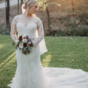 Beautiful wedding dress, size 12